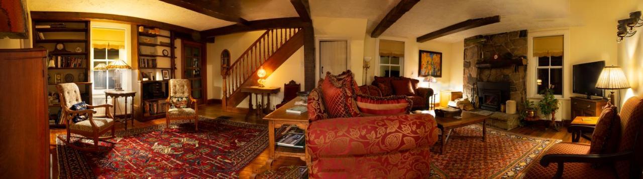 Sawyer'S Creek Bed And Breakfast Algonquin Highlands Exterior photo